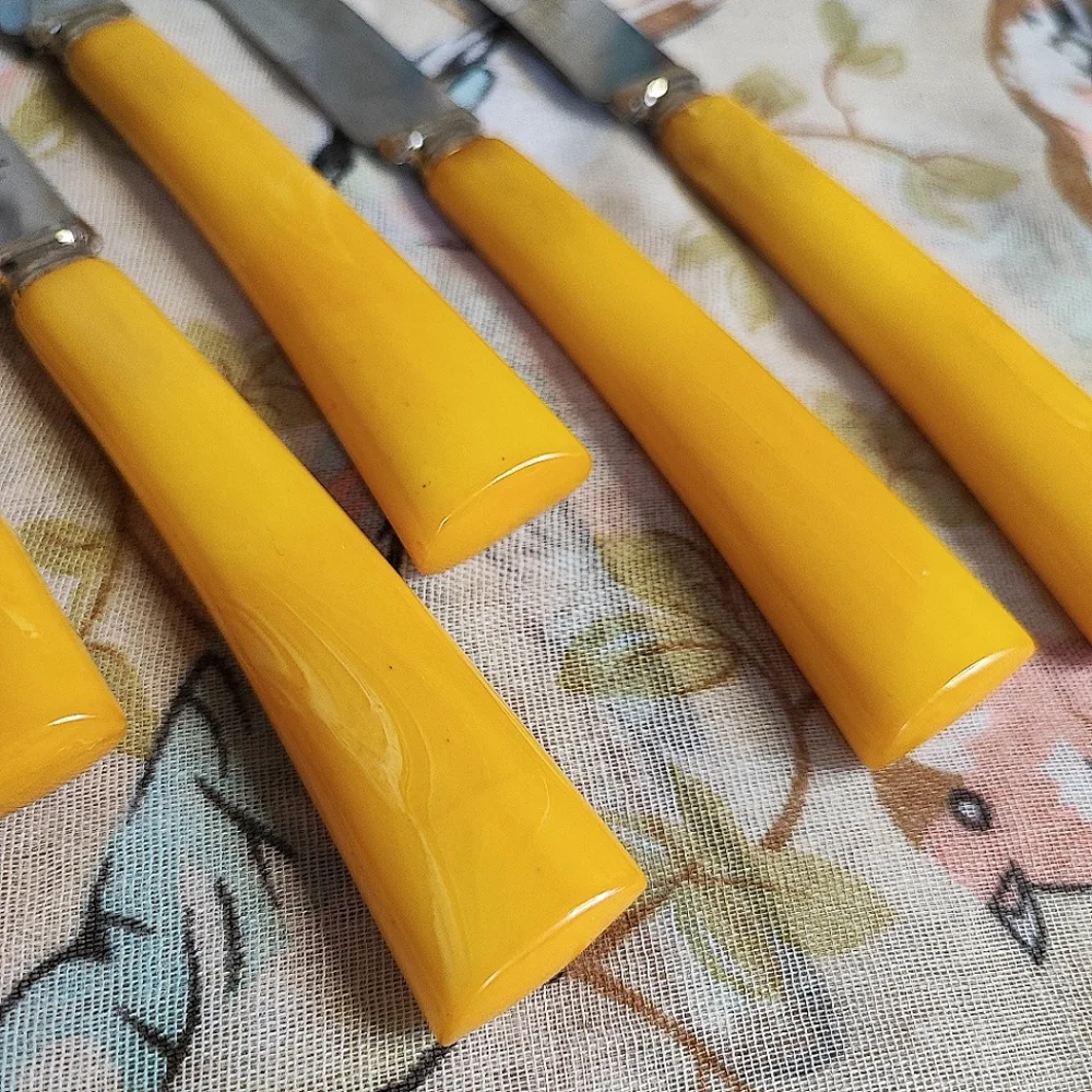 Washington Forge Stainless Steel 6 Steak Knives Sheffield Butterscotch Bakelite